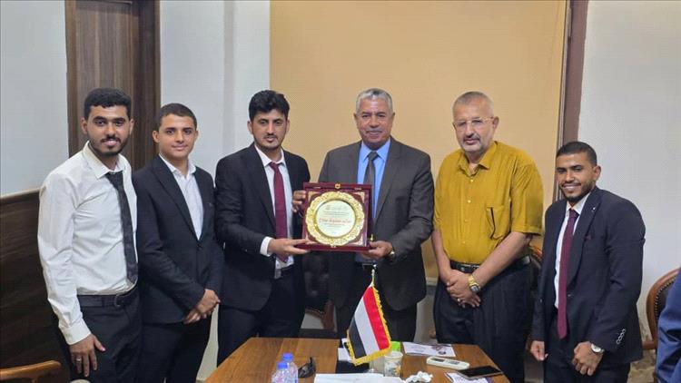 إدارة ملتقى طلاب شبوة بمصر تلتقي بسفير بلادنا في جمهورية مصر العربية خالد بحاح