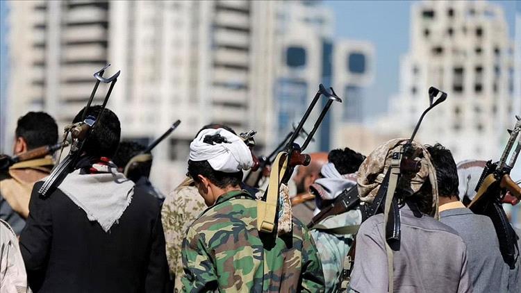 العمدة: مليشيا الحوثي تشن حملة قمعية واسعة في إب والبيضاء تشمل اعتقالات ومداهمات ليلية