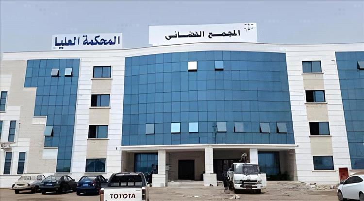 إضراب القضاة يشل محاكم عدن.. الأسباب: تدني الأجور، غياب التأمين، والمطالب: إنقاذ القضاء