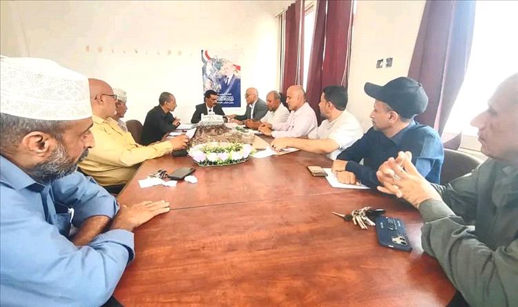 مدير عام "القاهرة" يترأس اجتماعاً برؤساء مجالس الآباء استعدادًا للعام الدراسي الجديد