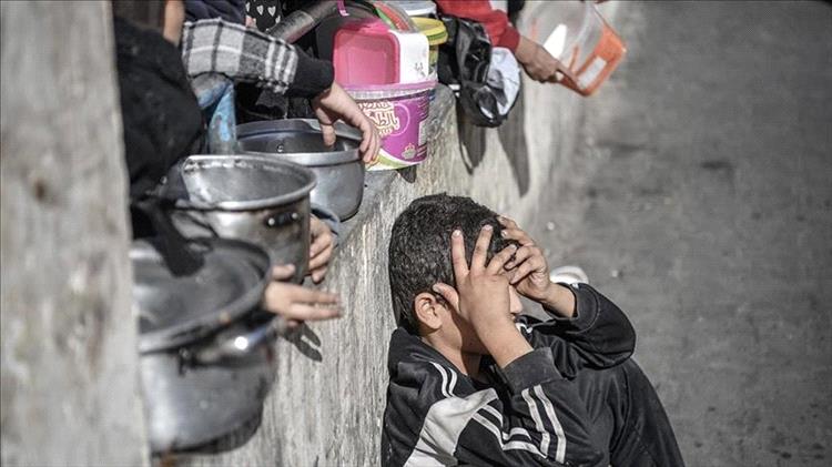 فاجعة إنسانية تتصاعد في غزة.. الرضع يموتون جوعًا والاحتلال يتلف المساعدات