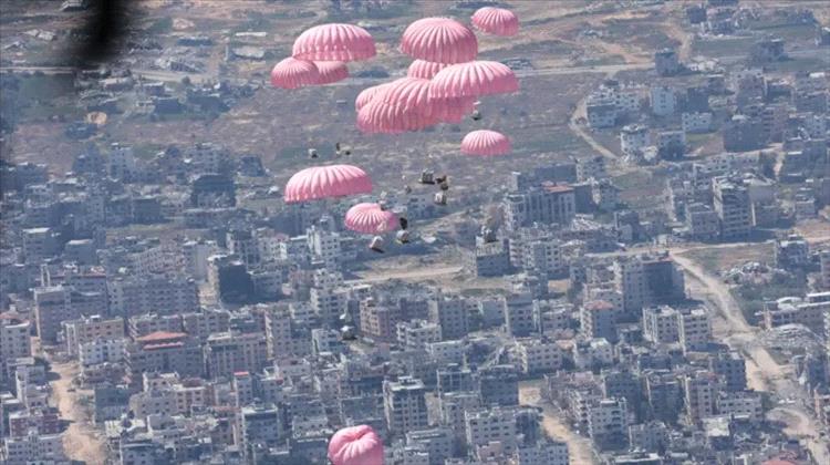 الجيش الإسرائيلي يعلن السماح باستئناف إسقاط المساعدات جواً على غزة، و"هدنة إنسانية" محدودة
