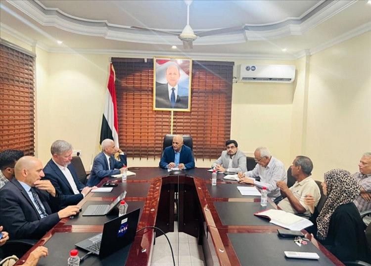 الشرجبي يبحث مع البنك الدولي دعم مشاريع استراتيجية لإنقاذ قطاع المياه في اليمن