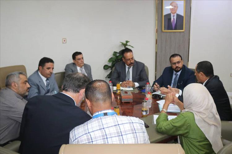 وزير الأشغال يبحث مع البنك الدولي أولويات مشاريع الطرق و النقل