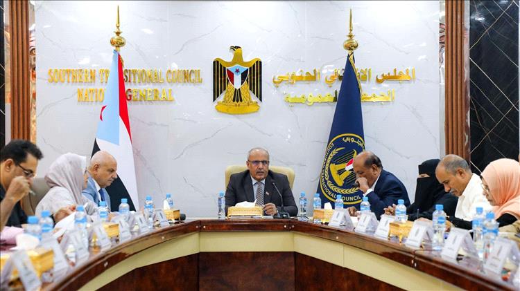 الانتقالي: نحمل مجلس القيادة الرئاسي مسؤولية تدهور الأوضاع في حضرموت
