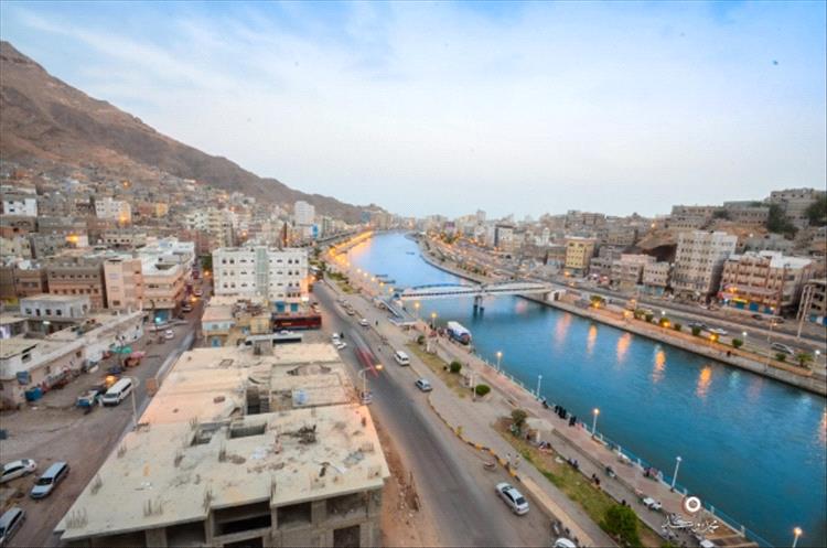 السلطة المحلية في حضرموت تعلن بدء عودة التيار الكهربائي تدريجيًا إلى المكلا ومدن الساحل عقب انفراج أزمة الوقود