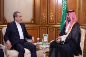 ولي العهد السعودي ووزير الخارجية الإيراني يبحثان الأوضاع الإقليمية