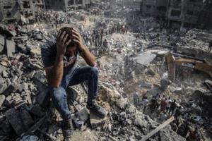 حكومة غزة تطالب بممرات إنسانية دائمة بإشراف دولي لضمان تدفق الغذاء والدواء