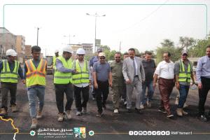 الحريزي والعقربي يتفقدان مشروع إعادة تأهيل خط دوار الملعب – جولة السيلة في عدن