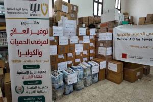 الحكمة اليمانية تنفذ مشروع توفير العلاج لمرضى الحميات والكوليرا في عدد من المحافظات