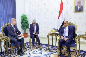 نتائج زيارة غروندبرغ إلى عدن: دعوات لتشكيل وفد تفاوضي واستئناف تصدير النفط وتأكيد أممي على التزام السلام