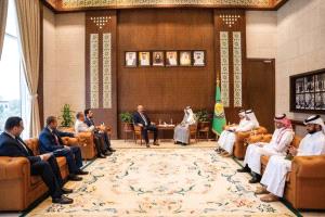 البديوي يبحث مع الزبيدي تطورات الأوضاع في اليمن ويؤكد دعم مجلس التعاون للجهود الإنسانية
