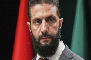 الشرع يكلف الفصائل المحلية ورجال الدين بحفظ الأمن في السويداء ويهدد إسرائيل بحرب مفتوحة