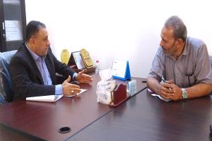 الأمين العام للمجلس المحلي بأبين يناقش مع مدير عام الصحة تقييم الأوضاع الصحية وتدخلات المنظمات في المحافظة