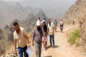 تدشين أعمال مشروع تحسين طريق حمر الحصن بمديرية الحد – لحج