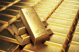 تراجع أسعار الذهب مع صعود الدولار وتوضيح ترامب موقفه من باول