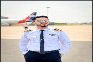 أنور.. شاب عدني يتحدى الواقع ويجمع بين هندسة الطيران والفنون الإبداعية