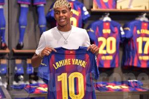 برشلونة يجدد عقد لامين يامال حتى 2031 ويمنحه القميص الأسطوري رقم 10