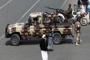 وزير بالشرعية: الحوثيون يجنون نصف مليار دولار سنويًا من الاتصالات ويحولونها لشراء السلاح