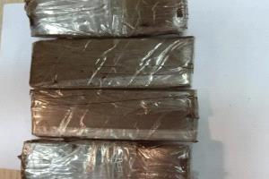 ضبط 4 ألف حبة مخدر في نقطة عسكرية بمديرية العبر
