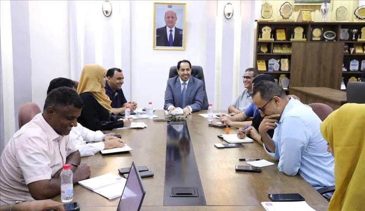 الوزير البكري يلتقي مجموعة العمل الشبابي ويشيد بنجاح حفل تدشين خطة "التمكين"