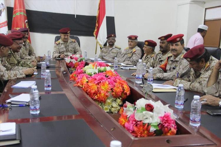 المنطقة الأولى تناقش الخطة الأمنية لتعزيز الحالة الأمنية في مديريات وادي وصحراء حضرموت