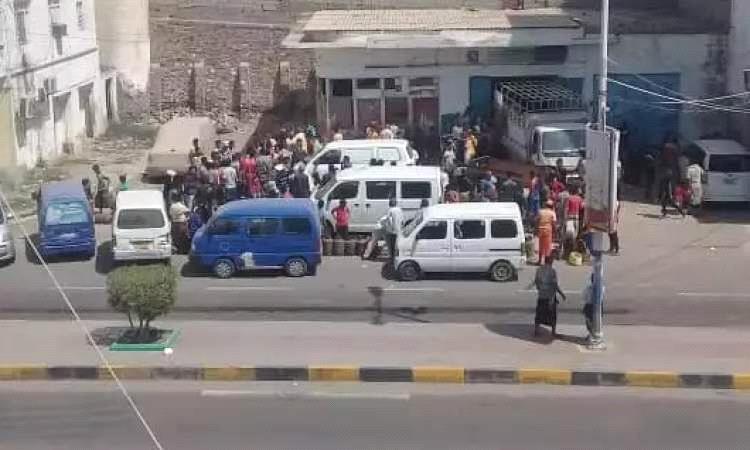 عدن تستقبل عيد الأضحى وسط أزمة غاز ومعاناة معيشية خانقة