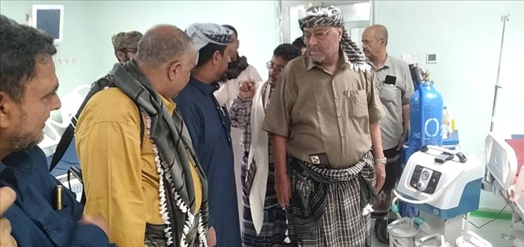 الوكيل جرفوش يقوم بزيارة عيدية إلى هيئة مستشفى الرازي