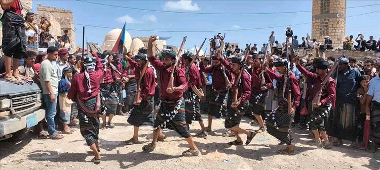 إنطلاق فعاليات مهرجان يافع التراثي في قلعة القارة التاريخية وسط حضور جماهيري حاشد ومشاركة واسعة