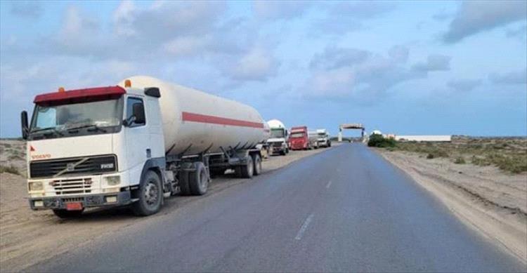 مصادر محلية: عمليات تهريب منظمة لحصة محافظتي عدن ولحج من الغاز إلى مناطق سيطرة الحوثيين