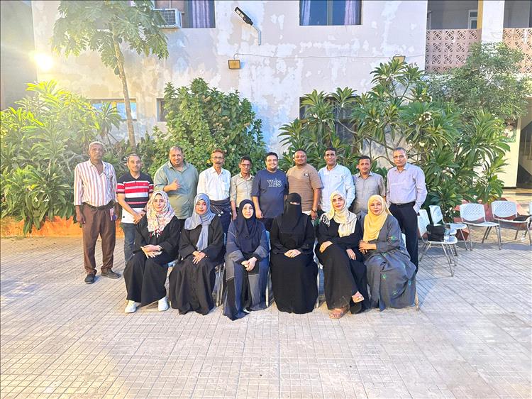أعضاء مبادرة "عدن تجمعنا" يعقدون لقاء تشاوريا موسعا ويعلنون انطلاق المبادرة رسميا