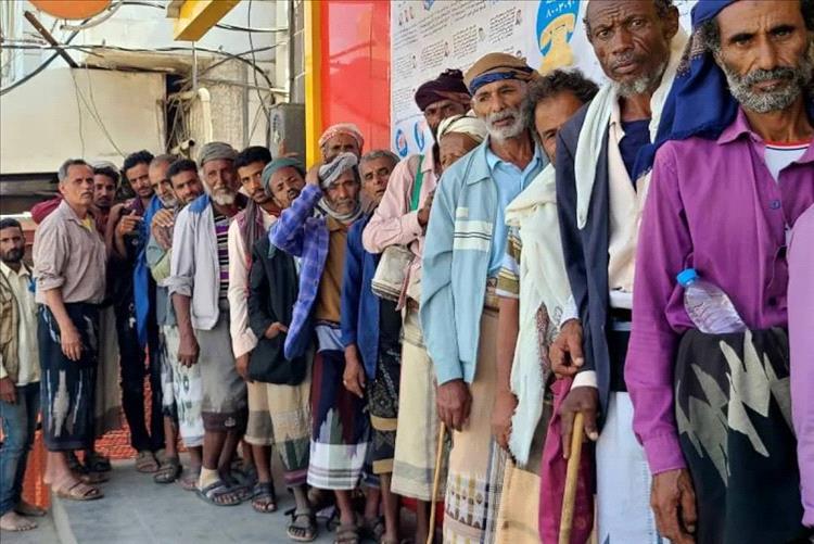 تزايد السخط الشعبي في مناطق الحوثيين.. واقع مأساوي يكشف زيف الشعارات