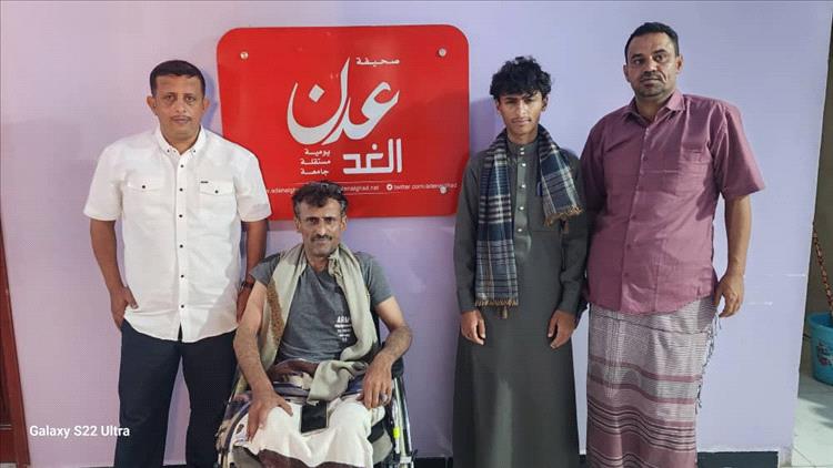 أعضاء من مبادرة "الرايات البيضاء" في زيارة لمؤسسة "عدن الغد".. إشادة بالدور الإعلامي ودعوات متواصلة لفتح طريق "عقبة ثرة"