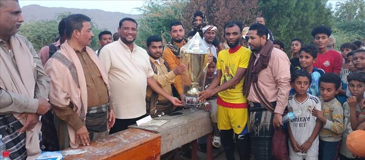 إتحاد الحصن يحرز كأس أربعينية الفقيد نيراد العسيري ويهدي الكأس لأسرة الفقيد في درجاج