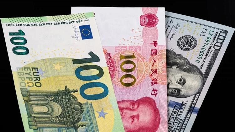 استطلاع: 70% من البنوك المركزية تحجم عن زيادة انكشافها على الدولار الأميركي
