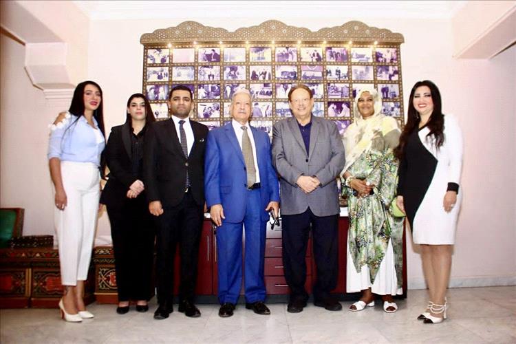 الرئيس علي ناصر محمد يستقبل وفد مؤسسة التعاون العربي الإفريقي بالقاهرة