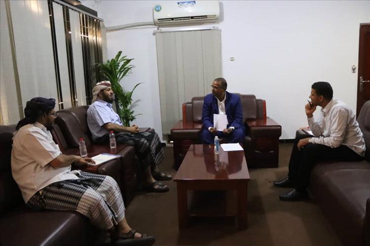 الوزير الزعوري يشيد بمشاريع هيئة الخليج وعدن للتنمية والخدمات الإنسانية وجهودها في دعم الفئات المحتاجة