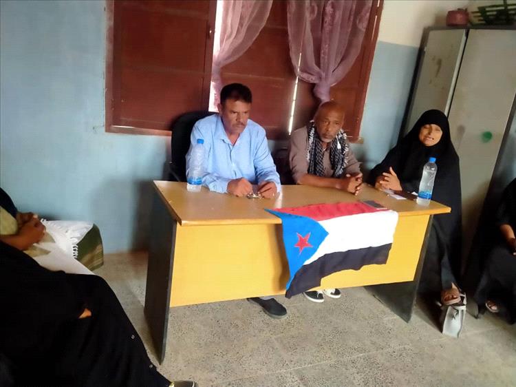 رئيس تنفيذية انتقالي خنفر يطّلع على أوضاع اللجان المحلية بمراكز شقرة