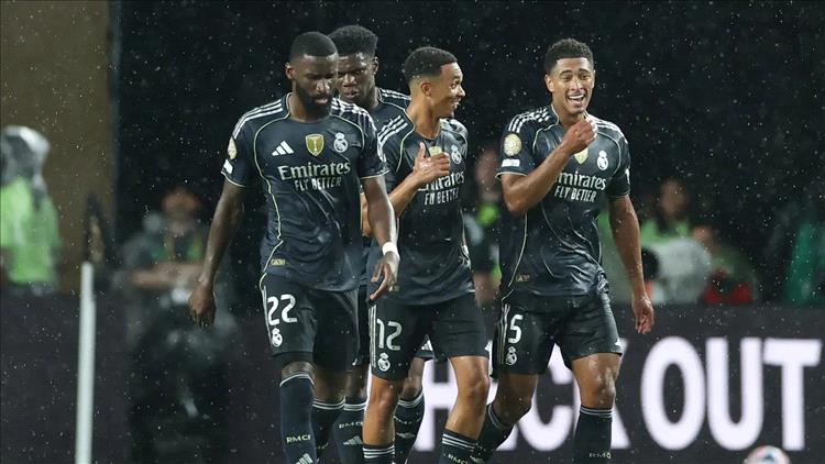 ريال مدريد يؤمن الصدارة بثلاثية سهلة أمام سالزبورج