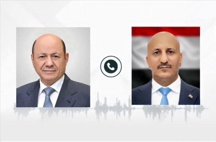 طارق صالح يجري اتصالًا برئيس مجلس القيادة الرئاسي مهنئًا بالعام الهجري الجديد