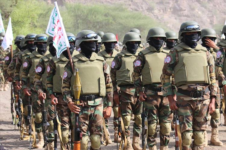 الحوثيون يعززون جبهاتهم بمقاتلين ومعدات عسكرية في 3 محافظات