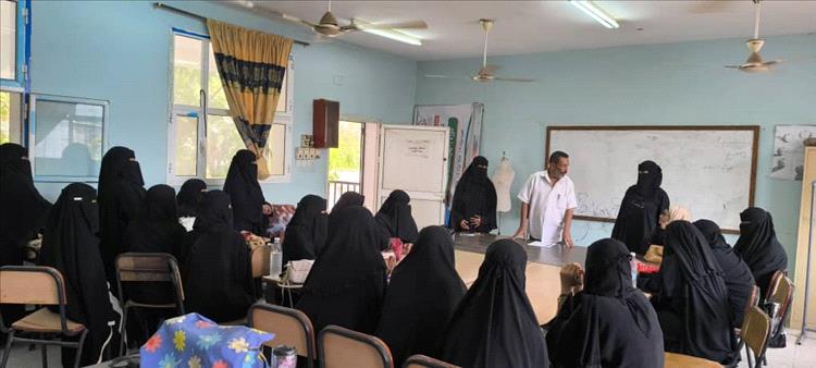 عدن.. المعهد المهني الصناعي بالمنصورة ينظم دورة تدريبية في  فن الخياطة
