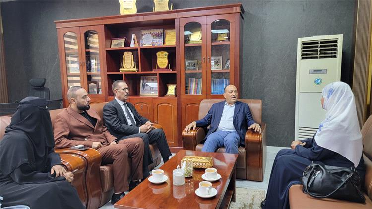 نائب وزير الصناعة يناقش مع رئيس الجهاز المركزي للإحصاء تعزيز التعاون المشترك