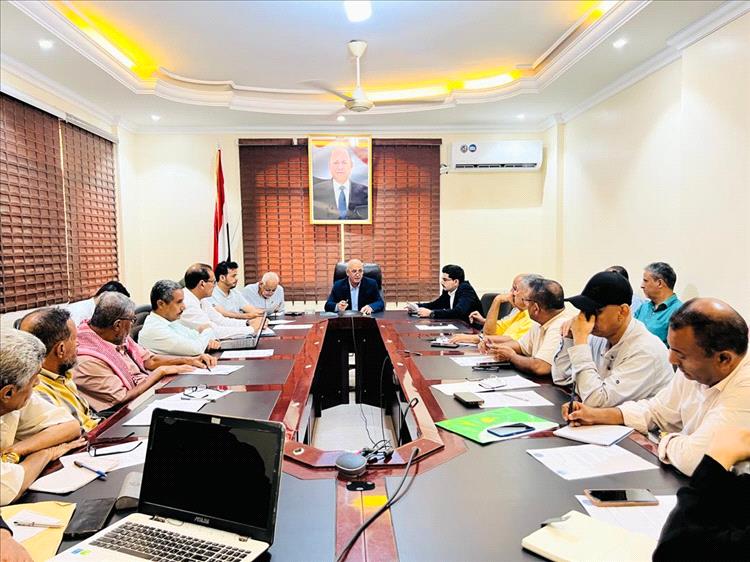 الشرجبي يفتتح اجتماعاً تشاورياً لتحديث النسخة الثالثة من المساهمات المحددة وطنيا
