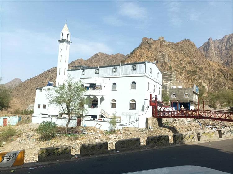اختتام الدورة الخامسة العلمية المكثفة لتحفيظ القرآن الكريم بالمخيم الصيفي الديني بجامع التقوى بمديرية يهر