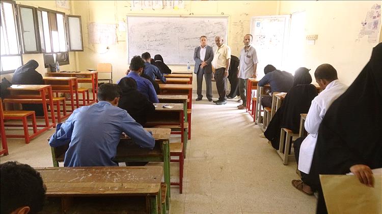 الأمين العام لمحلي أبين يدشن امتحانات المعهد الصحي بجعار