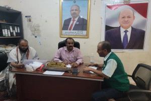 مدير عام قعطبة يبحث مشروع السلة الغذائية مع مؤسسة يماني المقدم من مركز الملك سلمان