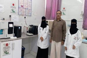 الدكتور المفلحي يزور مجمع كابوتا الصحي في المنصورة بمناسبة العيد