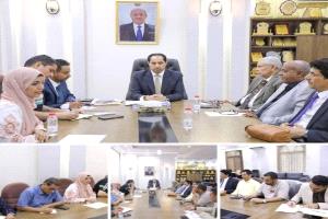 البكري يرأس اجتماعًا لوكلاء القطاعات العامة ويناقش إعداد خطة الـ (100) يوم