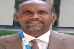 الاستشاري الدكتور السوداني محمد علي خليفة يجري عملية عظام جراحية نوعية لمريضة أربعينة  بمستشفى العرب